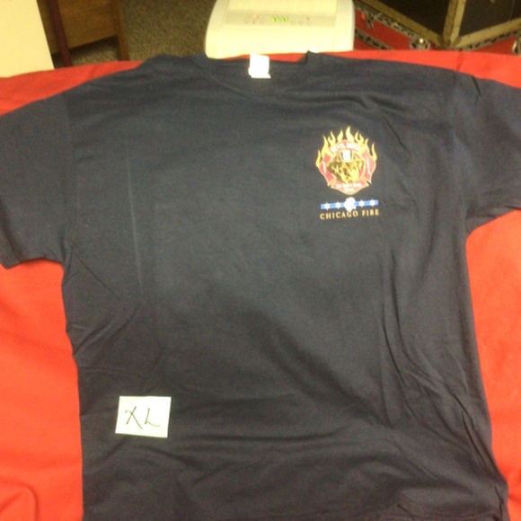 CHICAGO FIRE tshirt - Picture 2 of 3